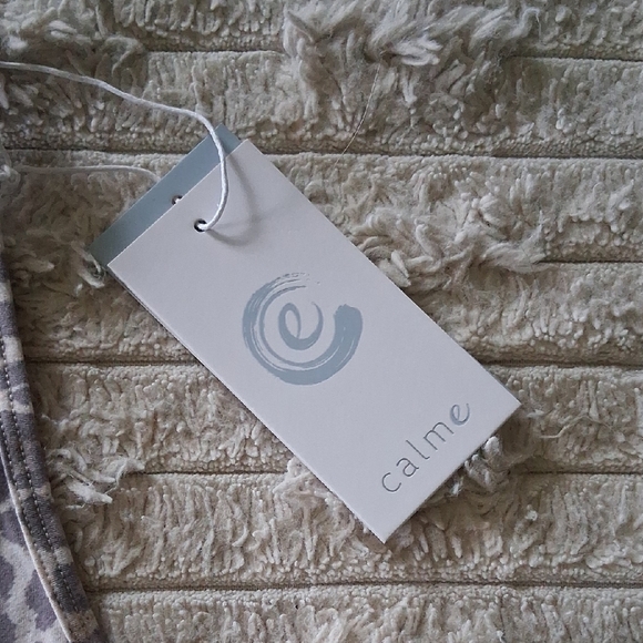 Calme Gray and White Razorback Sleeveless Tank Top Medium - Picture 2 of 6